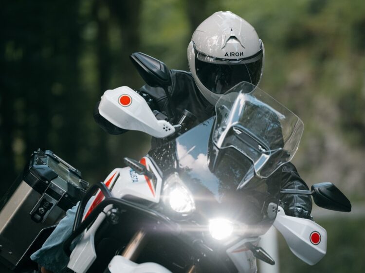 Salgados Moto: Novo Airoh Mathisse II, versatilidade, conforto e design inconfundível
