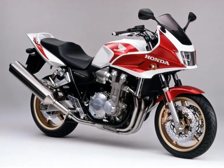 Honda: Icónico modelo CB 1300 vai ser descontinuado e despede-se com a “Final Edition”