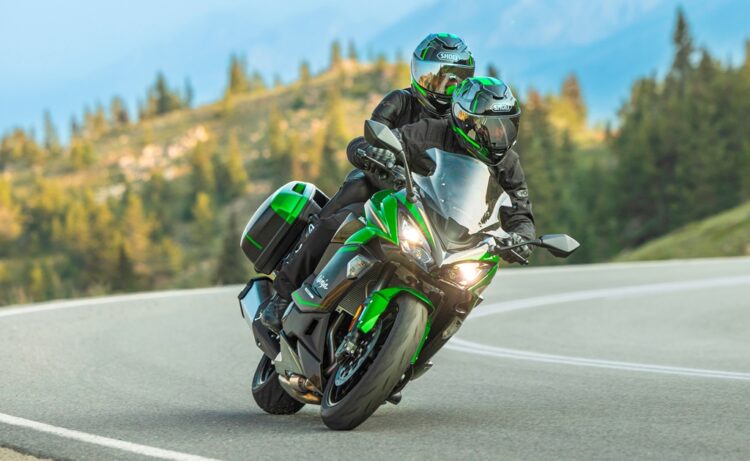 Kawasaki lança controle de voz para a Z900, Ninja 1100SX e Versys 1100