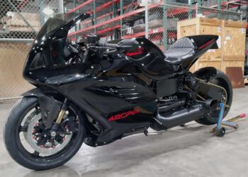 MTT Turbine Superbike celebra 25º aniversário com edição especial