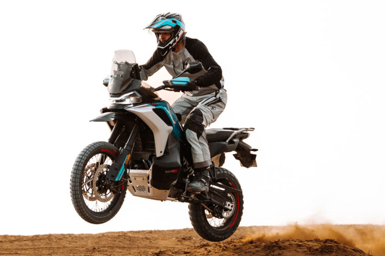 CFMOTO 800MT-X: estreia em Portugal