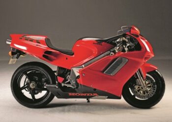 Ferrari copia os pistões ovais da Honda NR 750