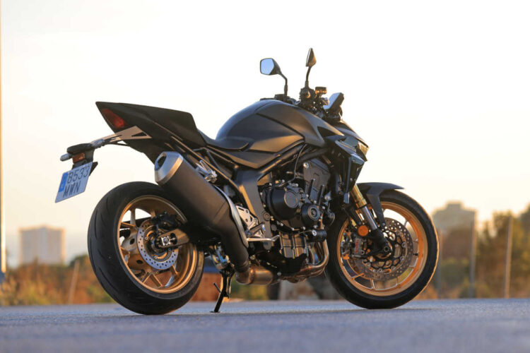 Honda CB1000 Hornet SP | Contacto