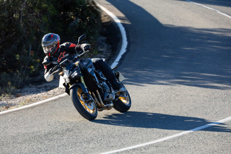 Honda CB1000 Hornet SP | Contacto