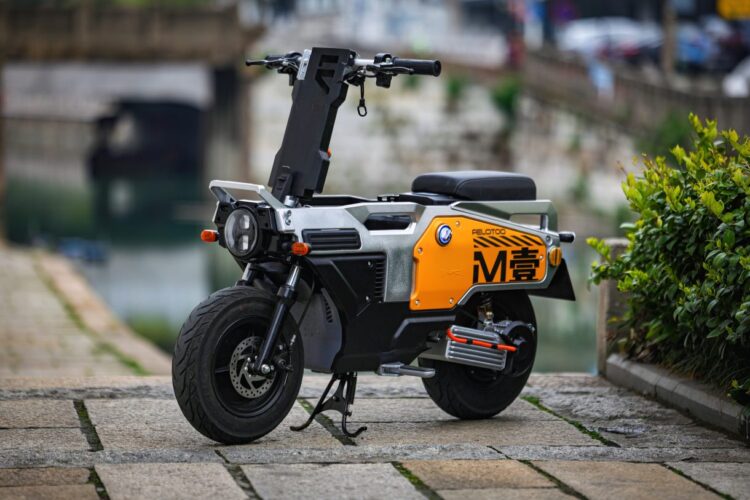 FELO M1: O ciclomotor elétrico dobrável, perfeito para uso urbano e aventura