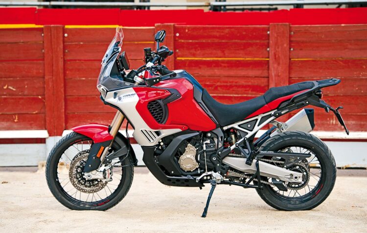 MV Agusta Enduro Veloce | Pura magia | Contacto