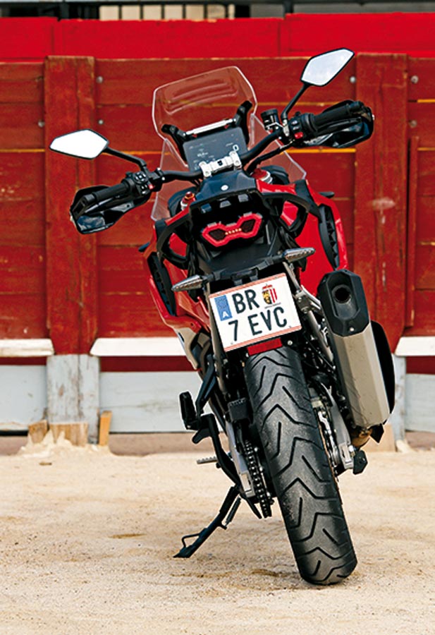 MV Agusta Enduro Veloce | Pura magia | Contacto