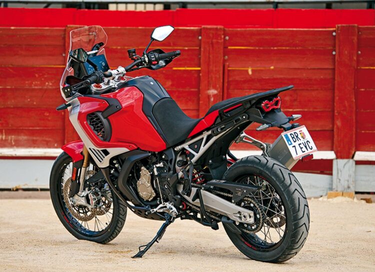 MV Agusta Enduro Veloce | Pura magia | Contacto