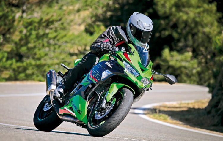 Kawasaki ZX-4RR | Espírito livre | Contacto