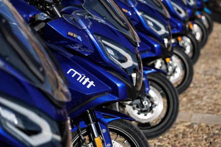 Mitt GT-K: Viajante à procura de afirmação | Contacto
