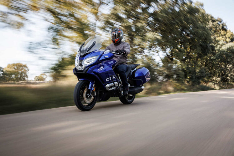 Mitt GT-K: Viajante à procura de afirmação | Contacto