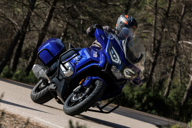 Mitt GT-K: Viajante à procura de afirmação | Contacto