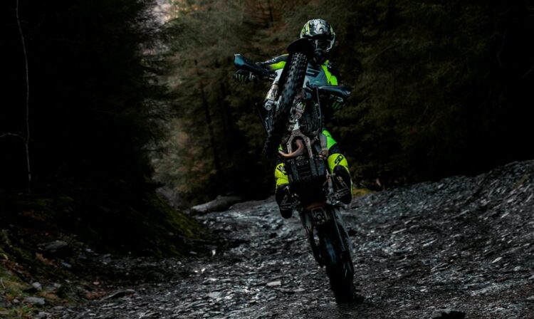 Triumph: Novo modelo de enduro revelado a 25 de março