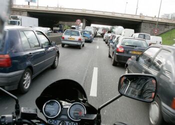 ‘Furar’ no trânsito é agora legal em França