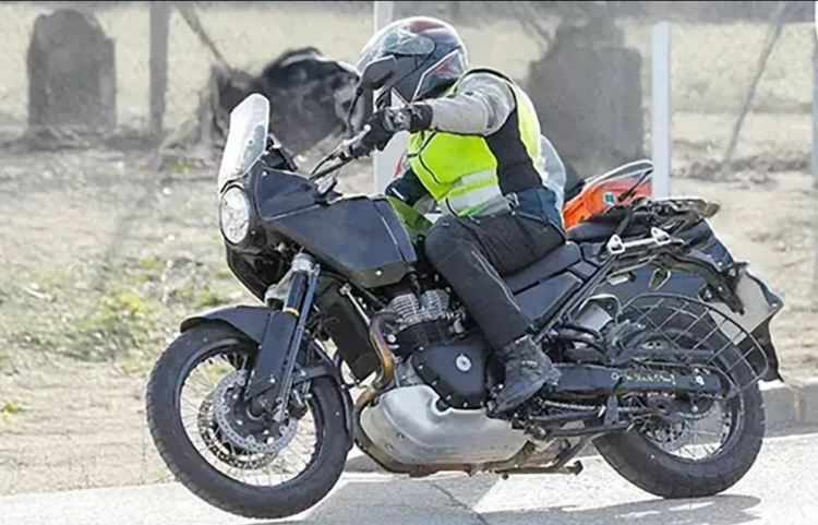 Royal Enfield: Novas fotos-espia da Himalayan 750