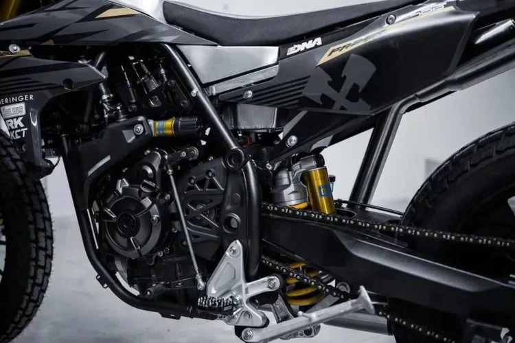 Rought Crafts: Yamaha Ténéré 700 foi transformada num modelo para flat track