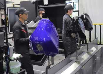 Yamaha muda para tinta neutra em carbono