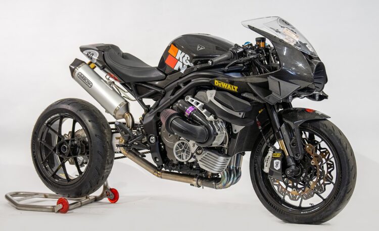 Esta moto sobrealimentada e com 400 CV foi estrela em Goodwood