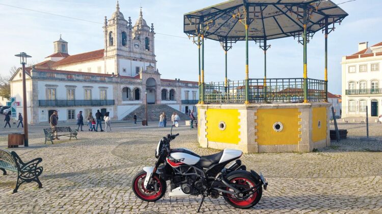 Roteiros | Ao virar da esquina | Aconteceu no Oeste | Mototurismo