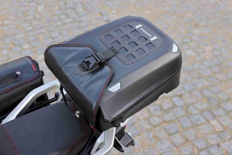 Honda XL750 Transalp | Mais próxima da rainha-mãe | Contacto