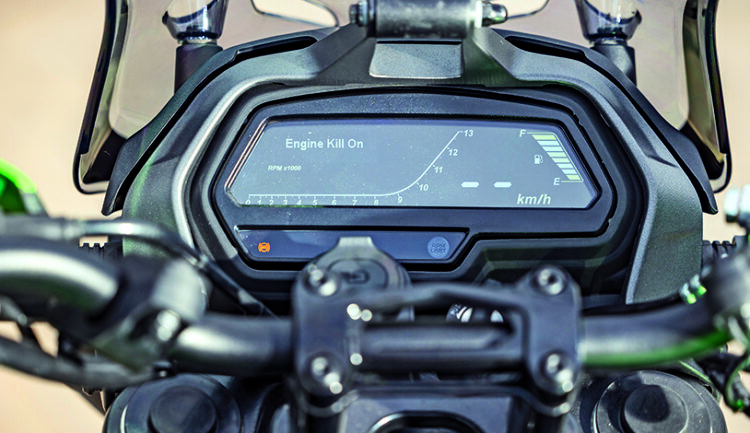 Bajaj Dominar 400 | Canivete suiço | Contacto