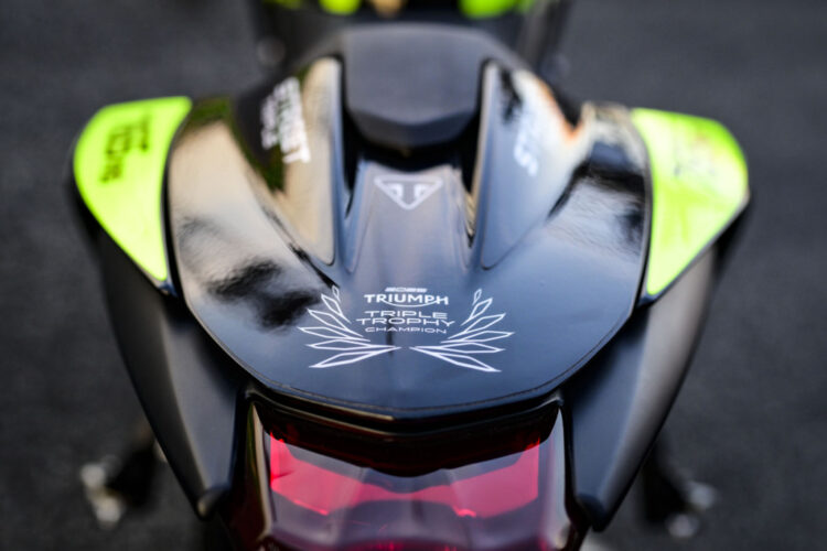 Triumph Triple Trophy 2025: Ganha uma Street Triple 765 RS!