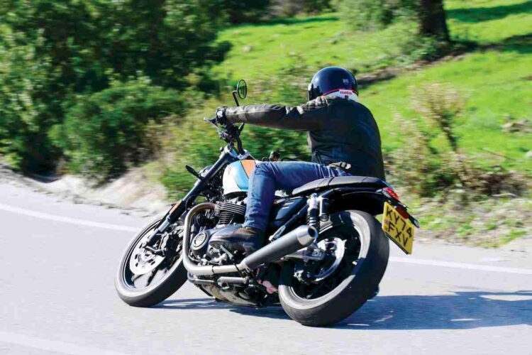 Triumph Speed Twin 900  | Melhorias acentuadas | Contacto