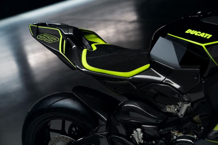 Ducati Panigale V4 Lamborghini revelada!