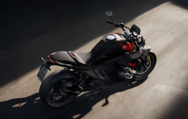 Novidade / BMW R 1300 R / Mais desportiva, potente e versátil