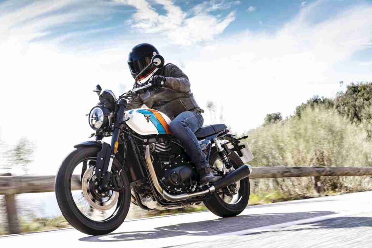 Triumph Speed Twin 900  | Melhorias acentuadas | Contacto