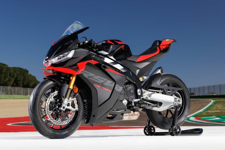 Nova Aprilia RSV4 está a chegar, o que traz de novo?