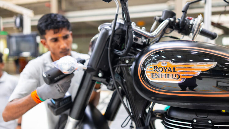 Um milhão de motos vendidas pela Royal Enfield
