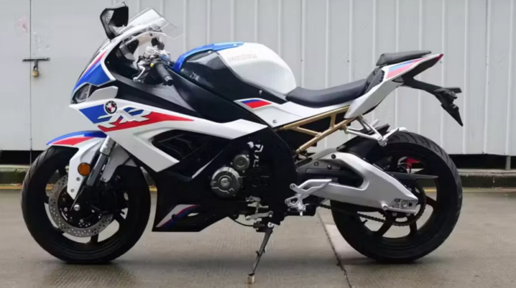 Clone chinês descarado da BMW S 1000 RR