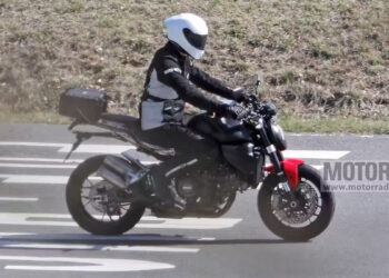 Scoop / A nova Ducati Monster apanhada em testes