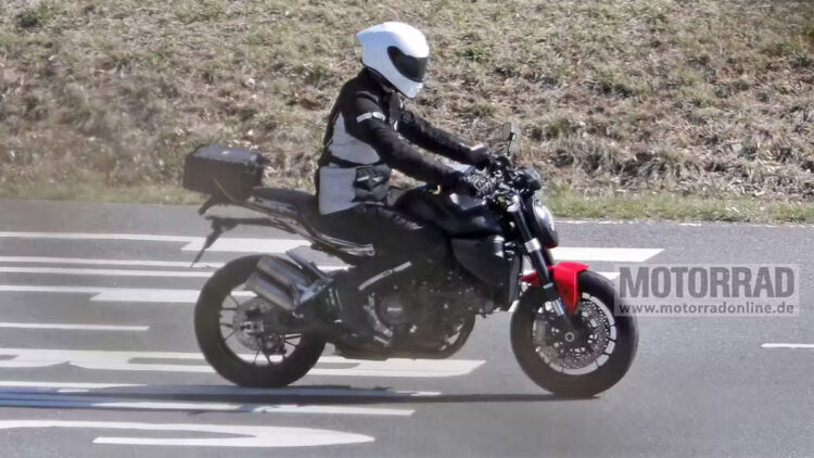 Scoop / A nova Ducati Monster apanhada em testes