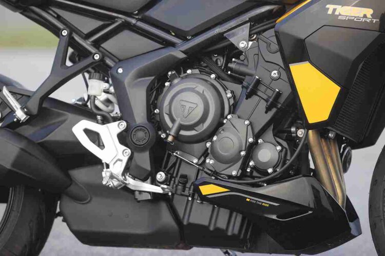 Triumph Tiger Sport 800 | O caminho certo? | Contacto