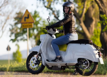 eSchwalbe, a scooter elétrica ultramoderna com um toque retro