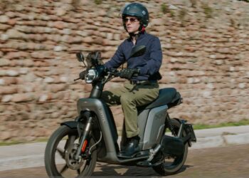 Askoll XKP 80: Utilitária urbana elétrica de roda alta