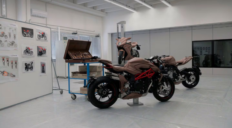 MV Agusta muda o CRC de San Marino para Varese