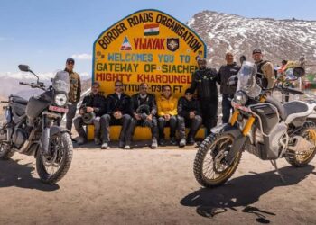 Royal Enfield prepara duas novas Himalayan: uma 750 e uma moto elétrica