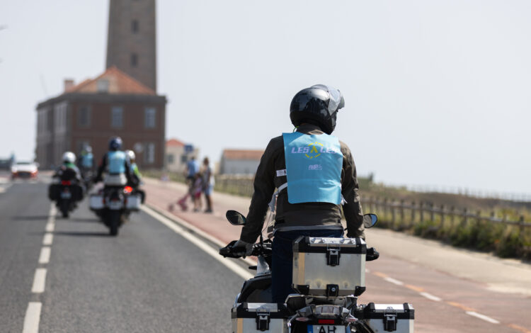 Portugal de Lés-a-Lés: Milhares rumam a Alcobaça na etapa inaugural