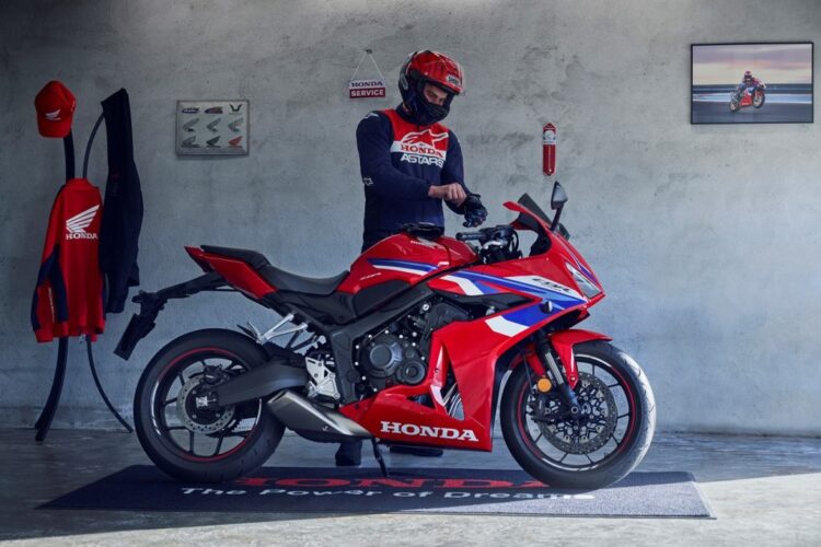 Os comandos da moto… Onde se situam e para que servem?