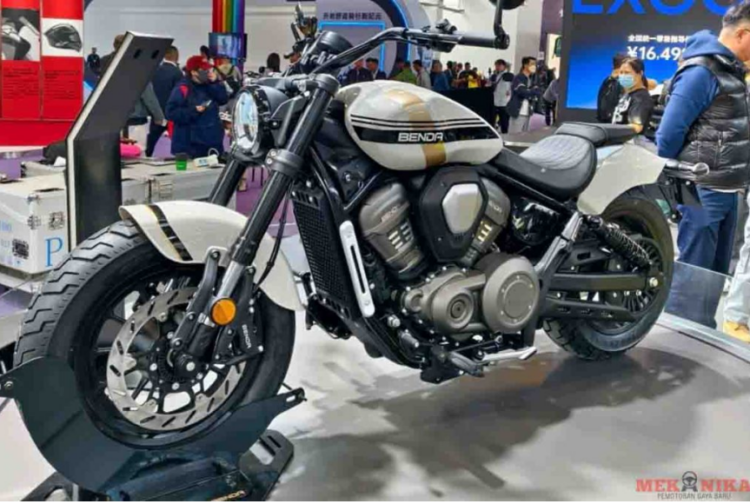 Benda Rock 707 | Uma cruiser com transmissão semiautomática