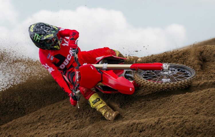 Nova Ducati Desmo450 MX chega aos concessionários europeus