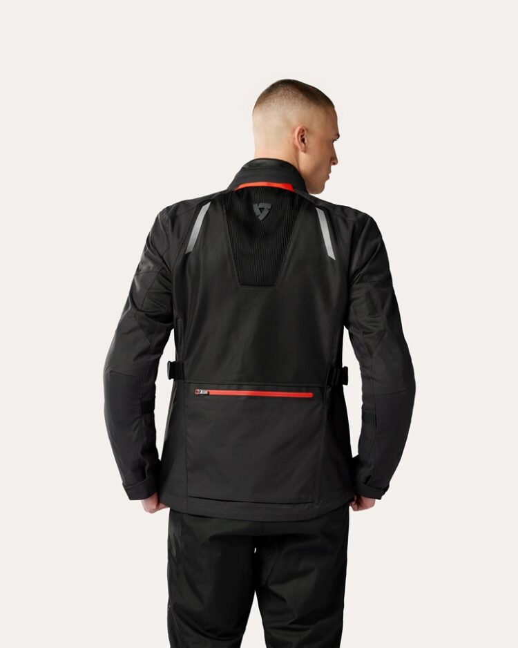 A REV’IT! apresenta nova cor do blusão Levante 2 H2O