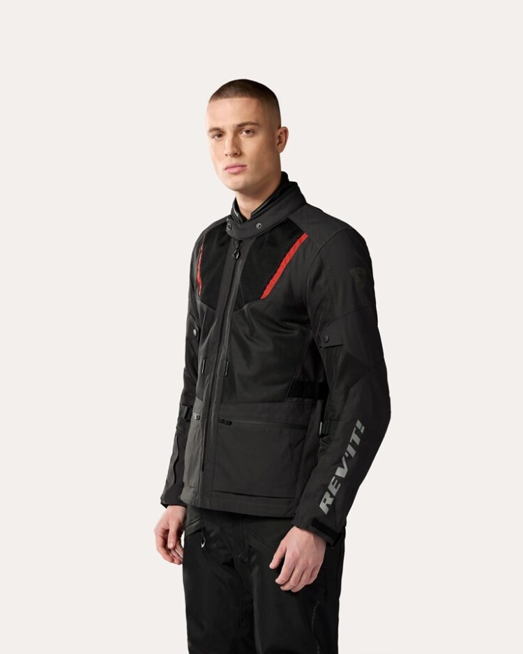 A REV’IT! apresenta nova cor do blusão Levante 2 H2O