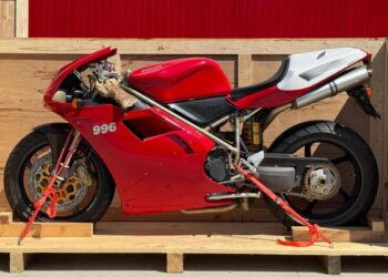 Ducati 996 SPS de 1999 ainda na caixa!