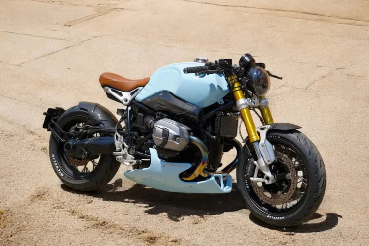 BMW R nineT Gulf com as cores do Ford GT40 ‘Le Mans’