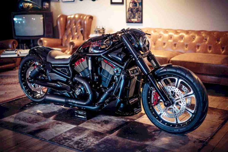 Supermoto | Harley-Davidson V-ROD Nighthawk by Rusty Wrench | A V-ROD furtiva