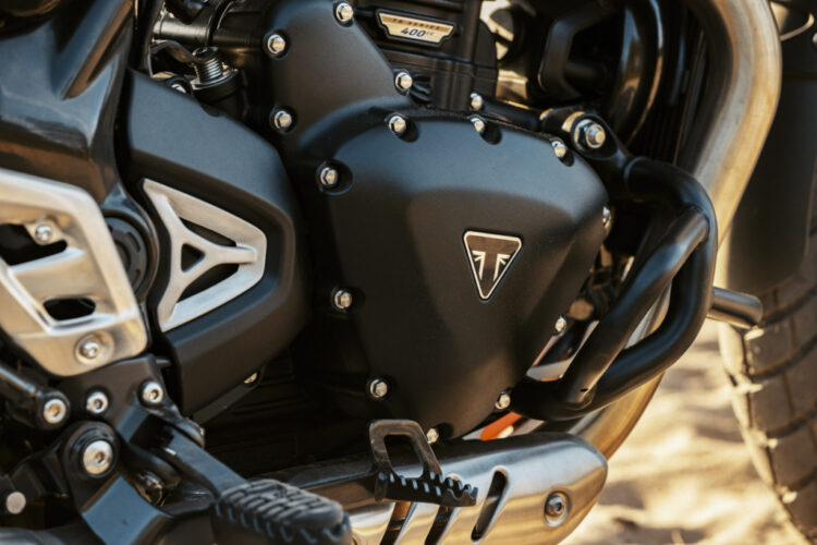 Triumph Scrambler 400 XC:  Estilo robusto alia-se à capacidade off-road